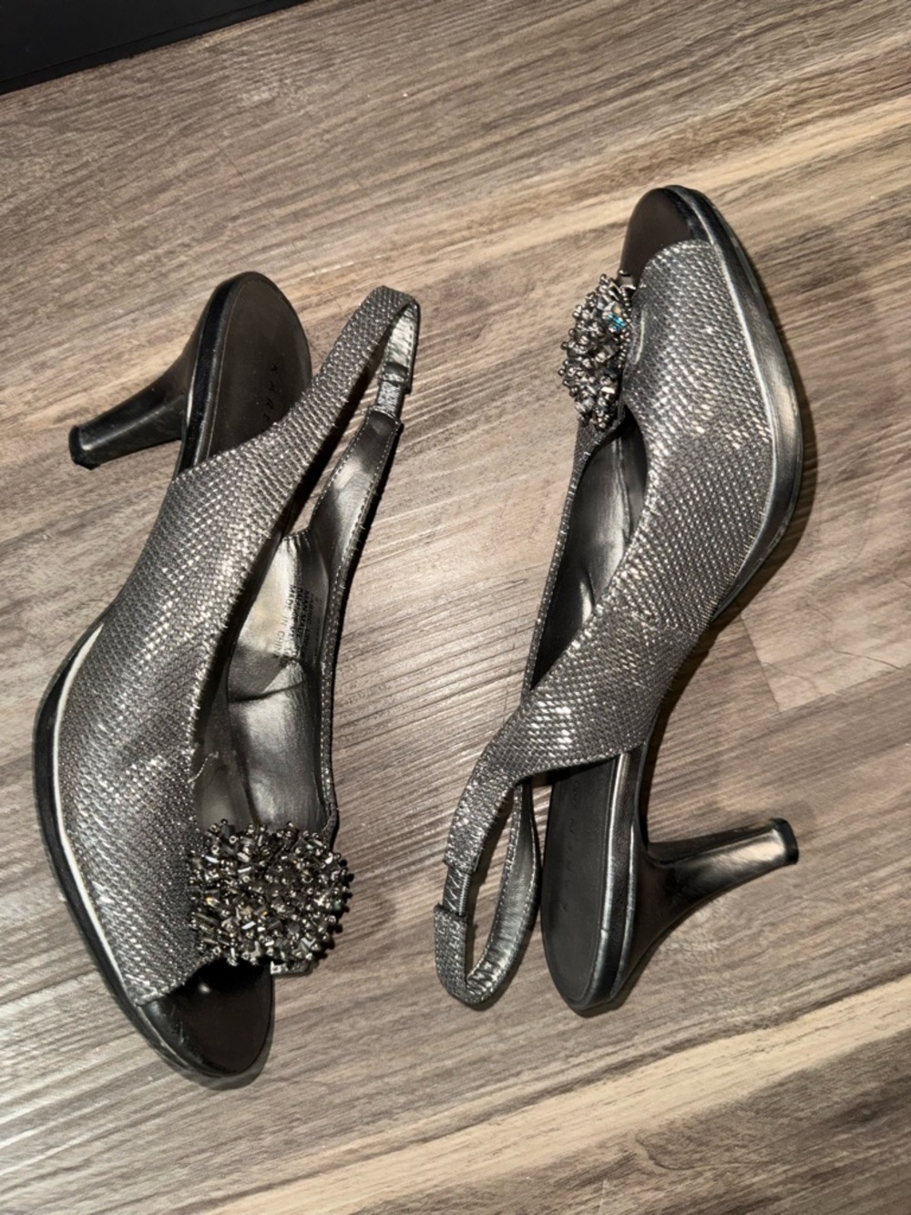 Karen Scott Silver Slingback Heels Size 8 Beaded Peep Toe Evening Dress Shoes - Picture 5 of 9